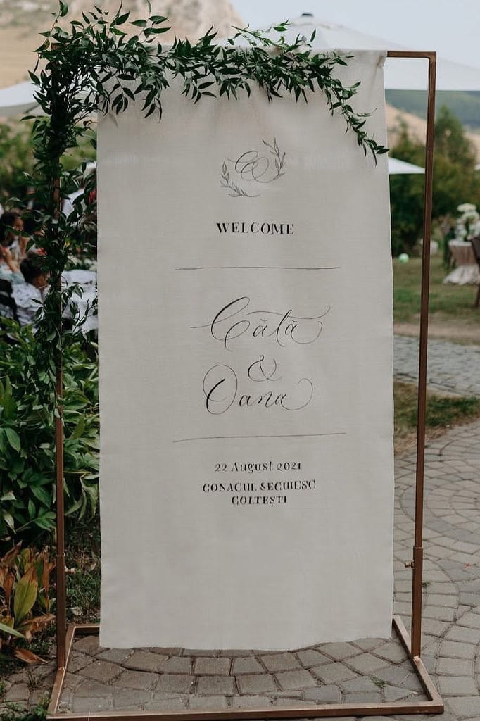 Banner de bun venit caligrafiat, nuntă la Conacul Secuiesc Coltești